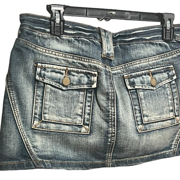 Denim Wash Skirt - Picture 6 of 8